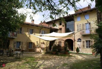 Suggestivo casale/B&B in vendita nel Monferrato.