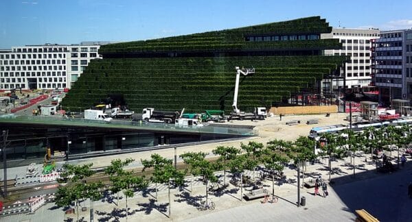 Ambiente e architettura: La facciata verde più grande d’Europa.