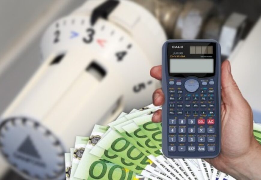 Caro bollette: 7 consigli per risparmiare su luce e gas