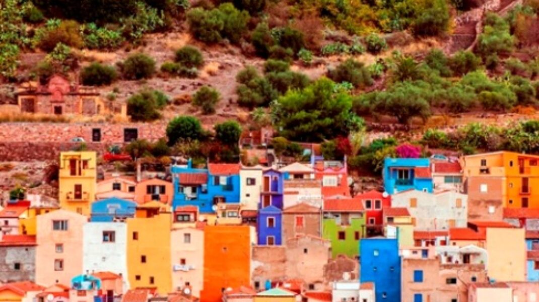 Bosa, Sardegna: perché è famosa e le spiagge più belle da visitare.