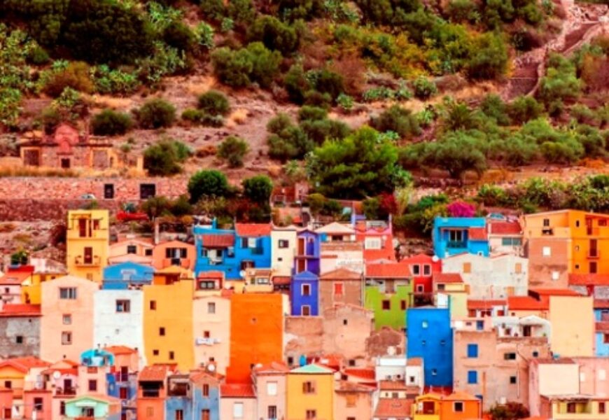 Bosa, Sardegna: perché è famosa e le spiagge più belle da visitare.