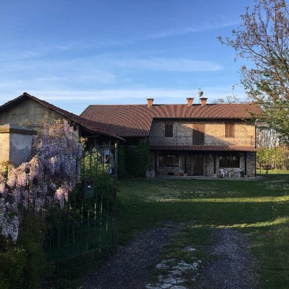 Montanera (CN) Rustico ristrutturato con terreno.