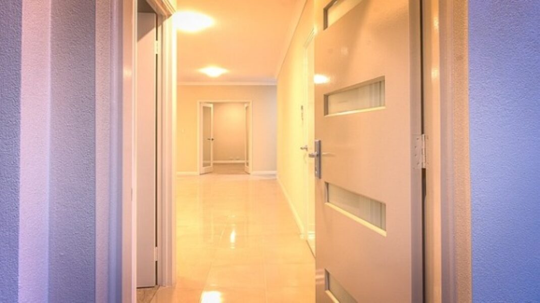 Residenza del proprietario in immobile locato: quando è possibile.
