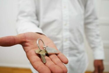 Comodato d’uso: Chi paga le spese di gestione?